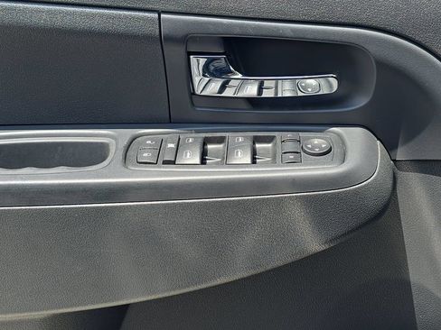 Used 2010 Jeep Liberty Sport RWD image 27