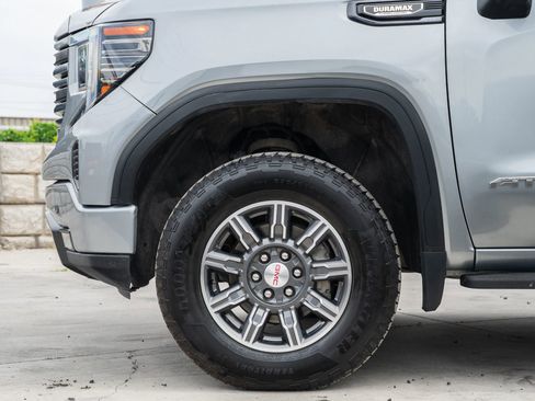 Used 2024 GMC Sierra 1500 AT4 w/ AT4 Premium Package AWD/4WD image 4