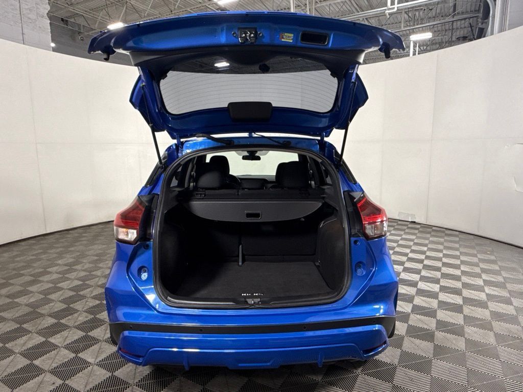 Used 2024 Nissan Kicks S FWD image 9