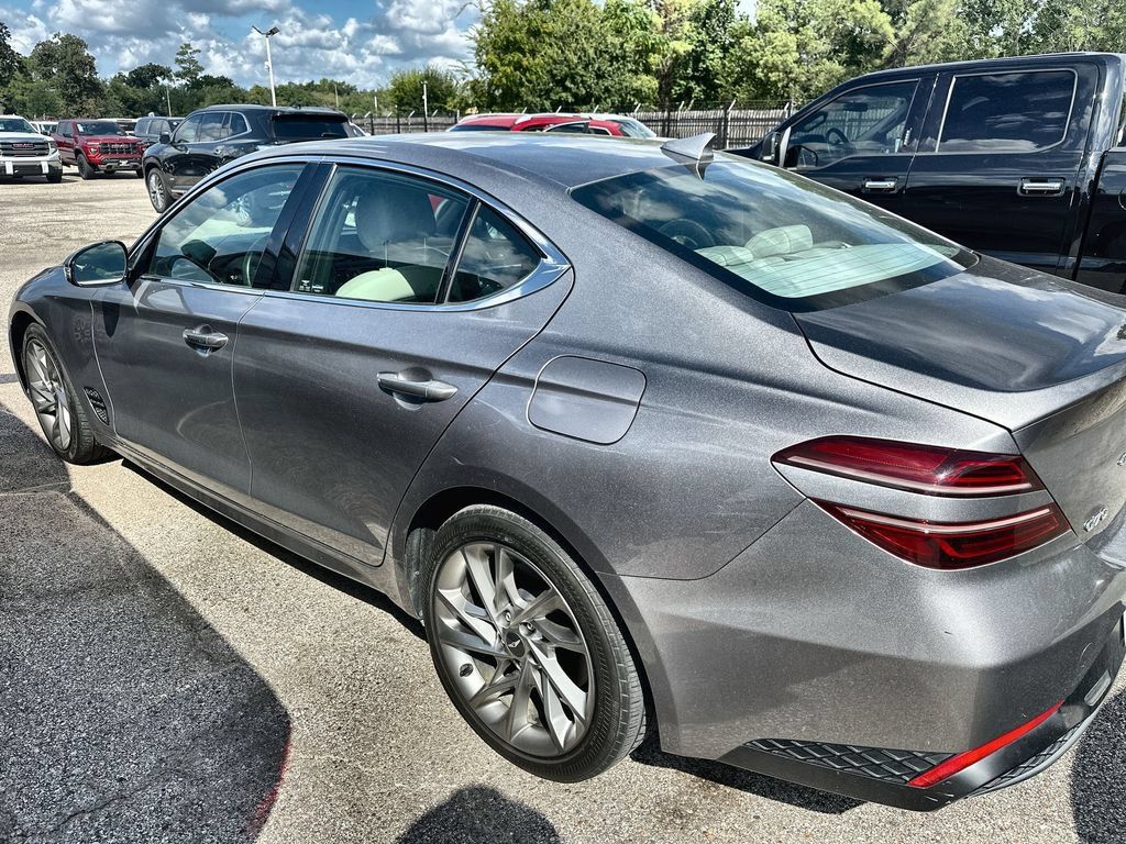 Used 2022 Genesis G70 2.0T RWD image 4