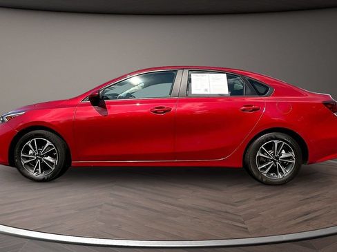 Used 2024 Kia Forte LXS FWD image 8