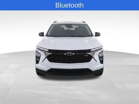 Used 2024 Chevrolet Trax RS w/ Sunroof Package FWD image 5
