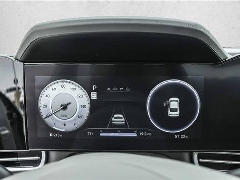 Used 2024 Hyundai Elantra SEL FWD image 14