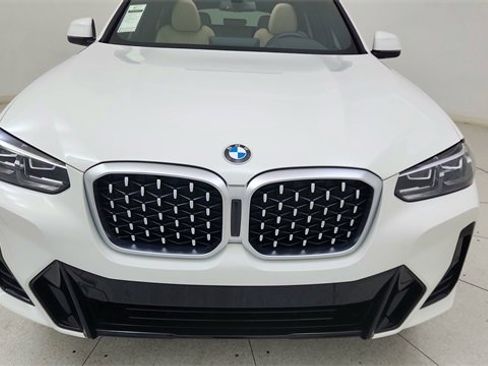 Used 2025 BMW X4 xDrive30i image 9