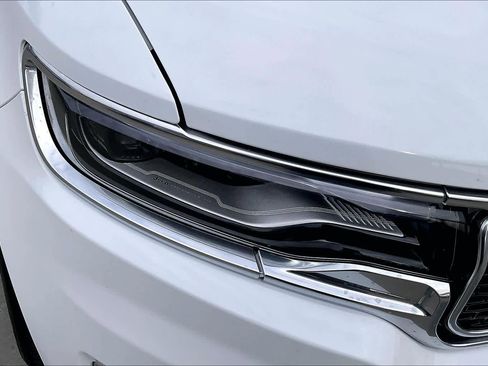 Certified 2025 Jeep Wagoneer 4WD image 26