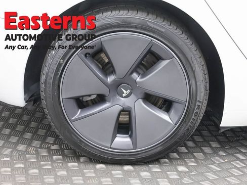 Used 2023 Tesla Model 3 Standard Range RWD image 23