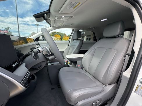 New 2025 Hyundai Ioniq 5 SEL image 18