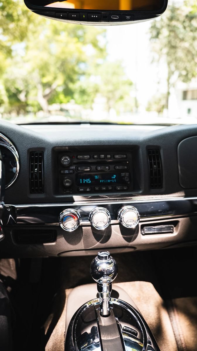 Used 2006 Chevrolet SSR w/ Preferred Equipment Group RWD image 16
