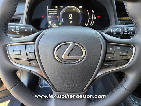 Certified 2025 Lexus UX 300h FWD image 29