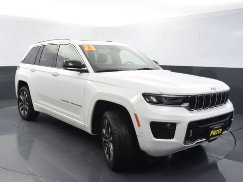 Used 2023 Jeep Grand Cherokee Overland image 3