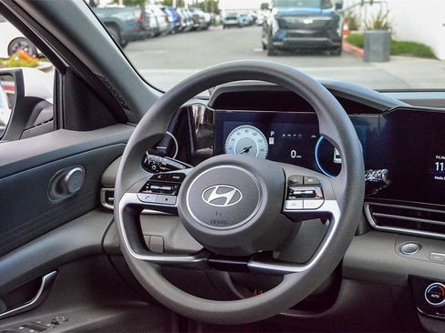 Certified 2024 Hyundai Elantra SEL image 16