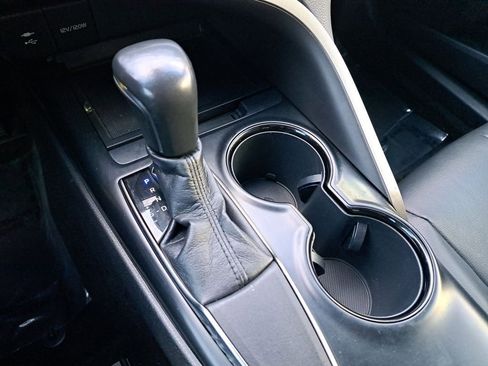 Used 2019 Toyota Camry L image 23