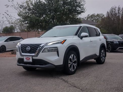 Used 2022 Nissan Rogue SV w/ SV Premium Package image 7