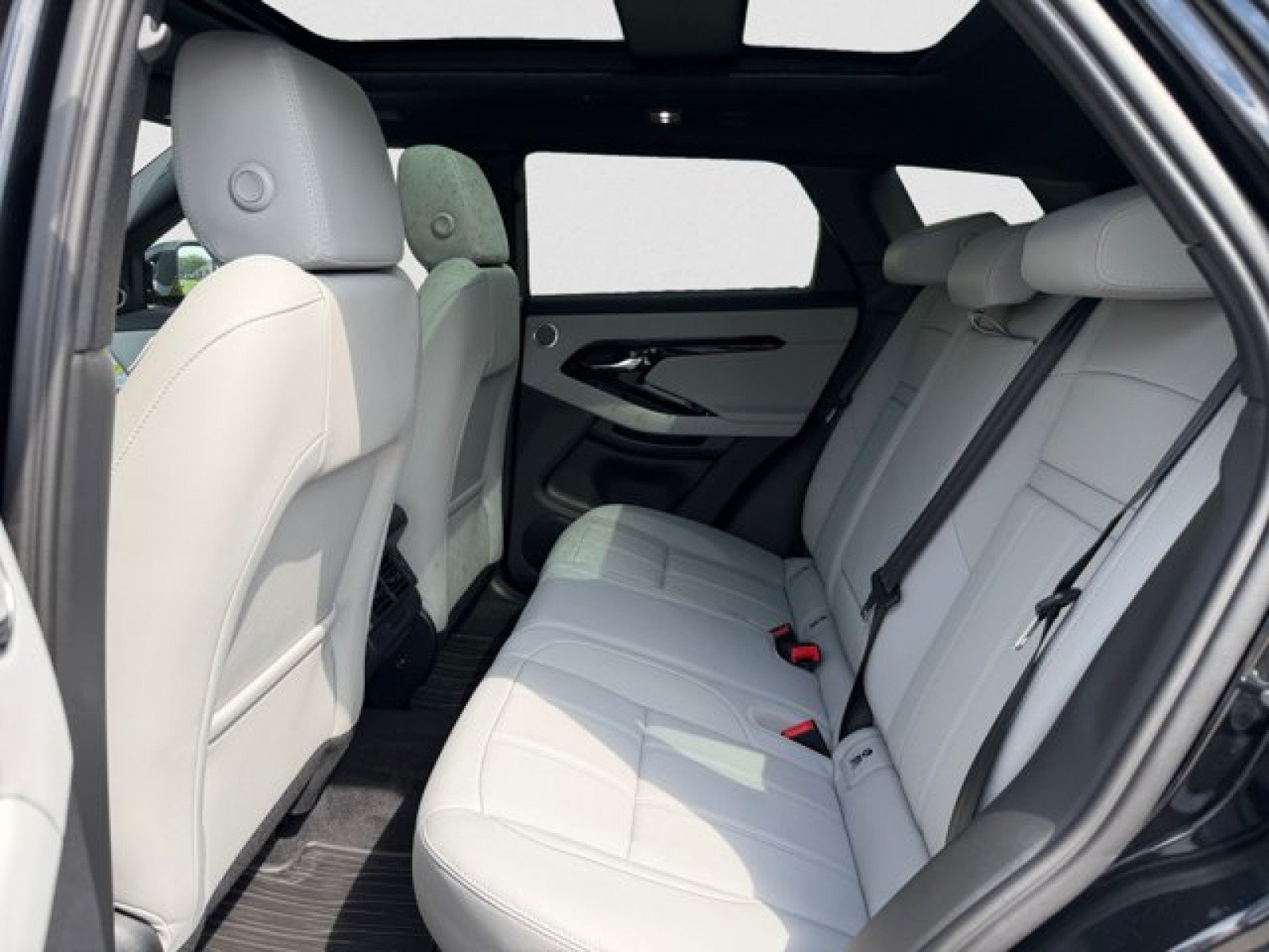 New 2026 Land Rover Range Rover Evoque S AWD/4WD image 18