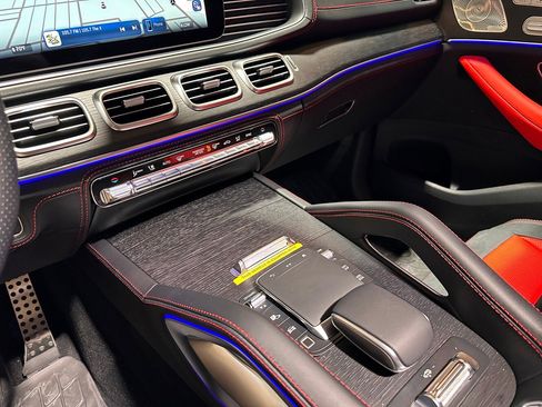 Used 2025 Mercedes-Benz GLE 53 AMG 4MATIC image 11