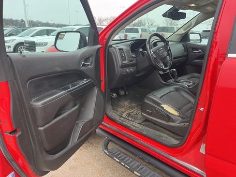 Used 2015 GMC Canyon SLE w/ All-Terrain Package image 10