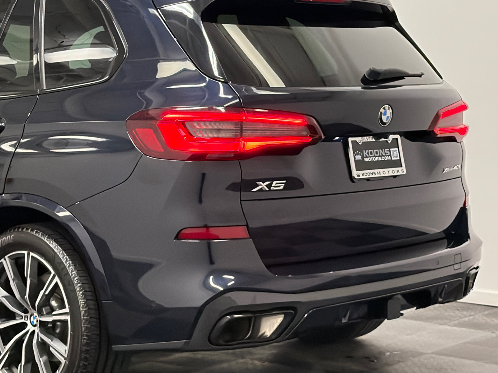 Used 2023 BMW X5 xDrive40i w/ M Sport Package AWD/4WD image 7