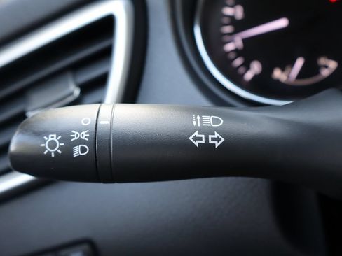 Used 2015 Nissan Rogue S AWD/4WD image 31