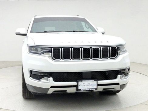 Used 2022 Jeep Wagoneer Series II image 2