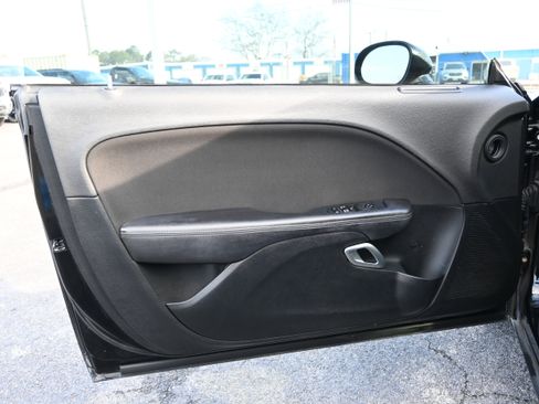 Used 2018 Dodge Challenger SXT image 11