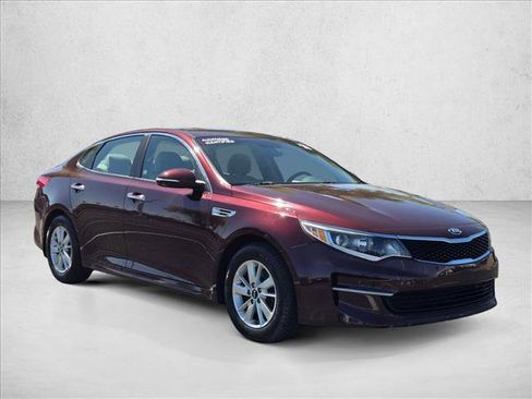 Used 2018 Kia Optima LX image 3