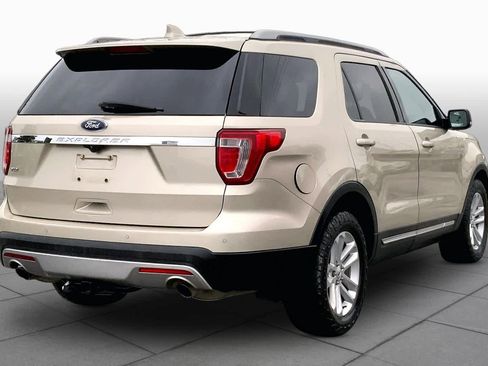 Used 2017 Ford Explorer XLT w/ Equipment Group 202A FWD image 13