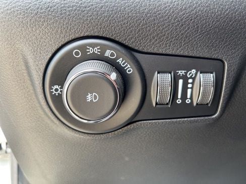 Certified 2025 Jeep Compass Limited AWD/4WD image 19