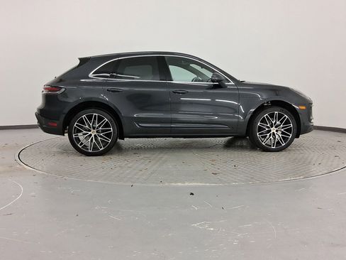 Used 2026 Porsche Macan image 8
