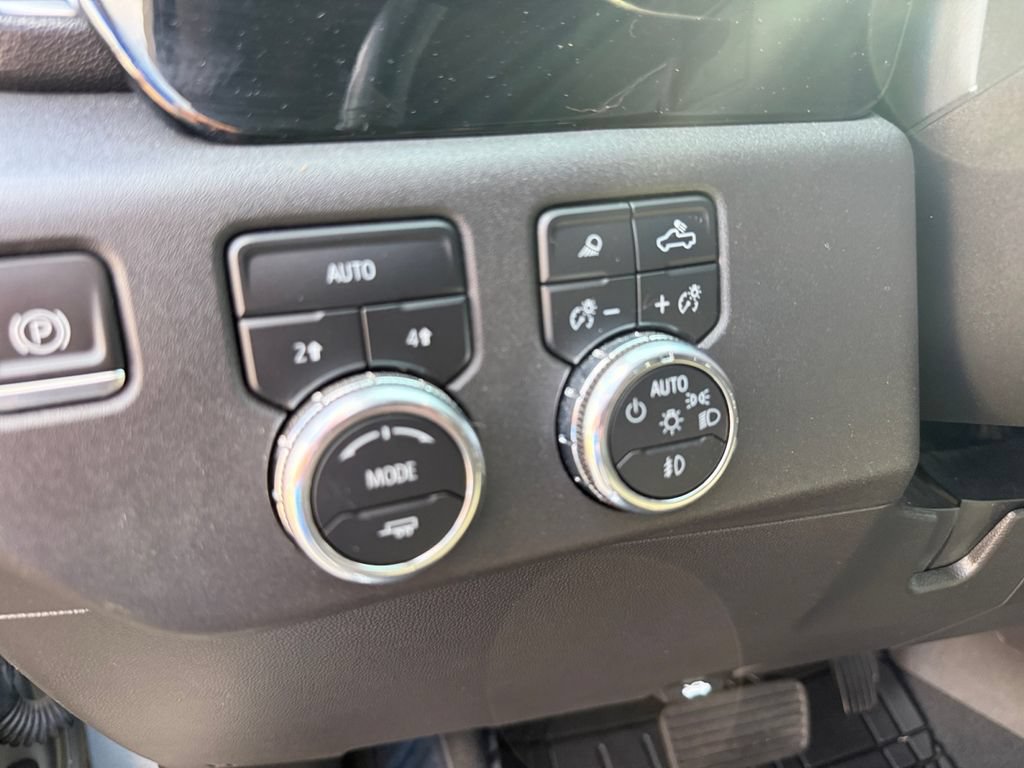 Used 2023 GMC Sierra 1500 SLT AWD/4WD image 13