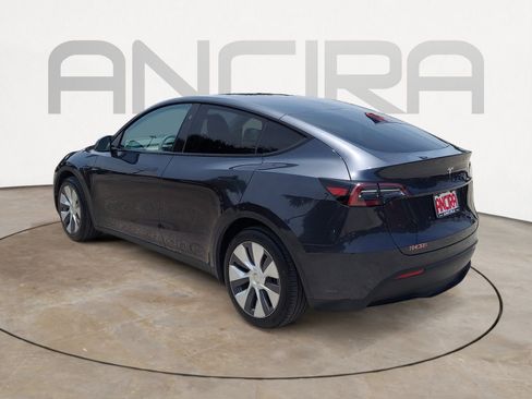 Used 2024 Tesla Model Y Long Range AWD/4WD image 7