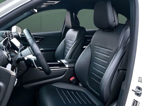 Used 2024 Mercedes-Benz GLC 300 4MATIC w/ AMG Line image 18