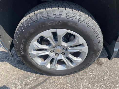 Used 2022 Chevrolet Silverado 1500 LTZ w/ Technology Package image 29