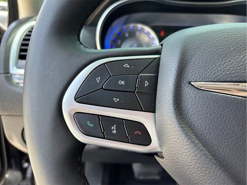 Used 2018 Chrysler 300 Touring w/ Sport Appearance Package RWD image 21
