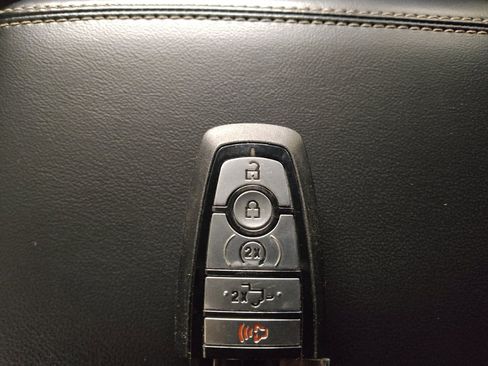 Used 2024 Ford Explorer XLT w/ Equipment Group 202A RWD image 32