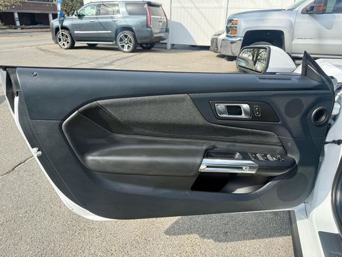 Used 2024 Ford Mustang Convertible RWD image 14