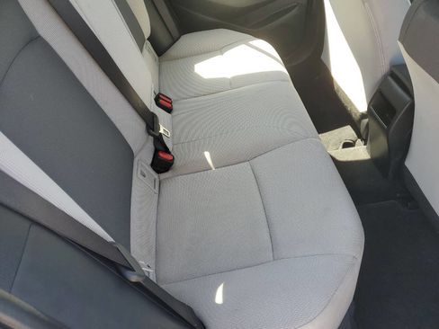 Used 2022 Toyota Corolla LE image 6