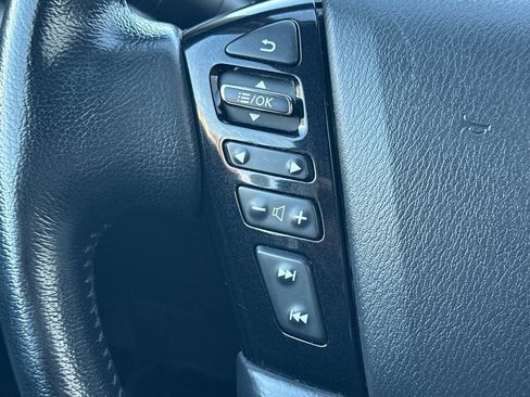 Used 2023 Nissan Armada SL w/ Captain's Chairs Package image 39