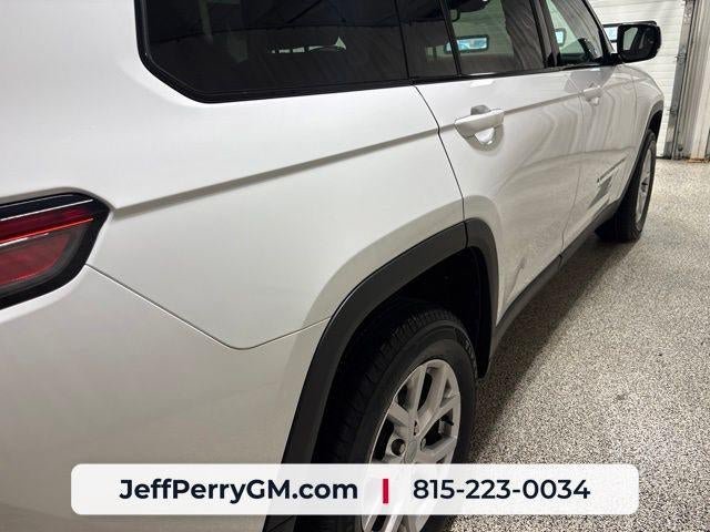 Used 2022 Jeep Grand Cherokee L Limited AWD/4WD image 9