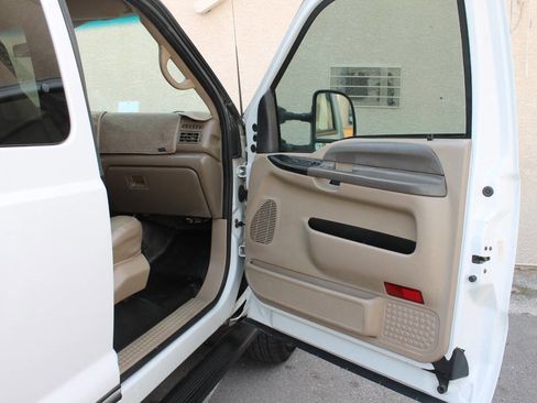 Used 2000 Ford F250 XLT image 31