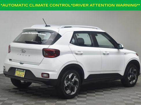 Used 2026 Hyundai Venue SEL FWD image 8