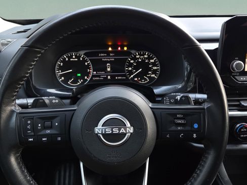 Used 2024 Nissan Pathfinder SV image 25