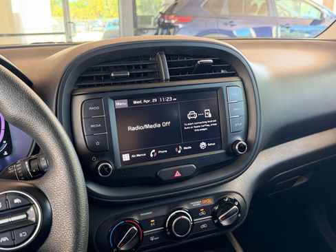 Used 2025 Kia Soul LX w/ LX Technology Package FWD image 20