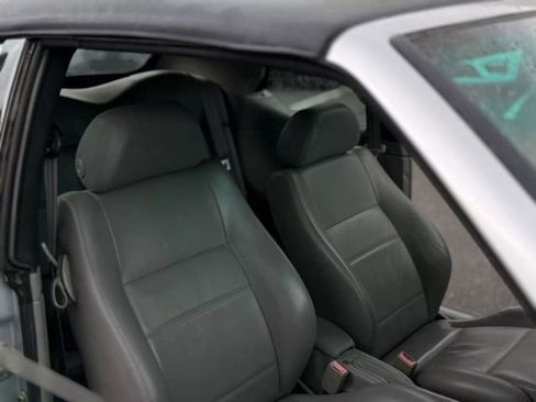 Used 2002 Volkswagen Cabrio GLX image 21