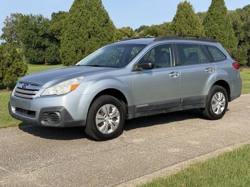 Used 2013 Subaru Outback 2.5i AWD/4WD image 1