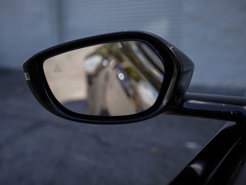 Used 2020 Aston Martin V8 Vantage Coupe image 31