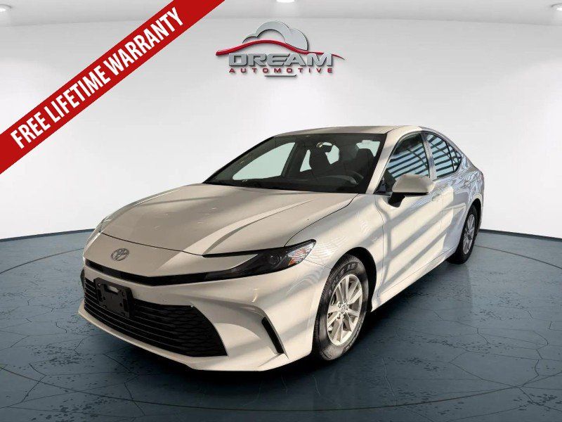 Used 2025 Toyota Camry LE FWD image 4