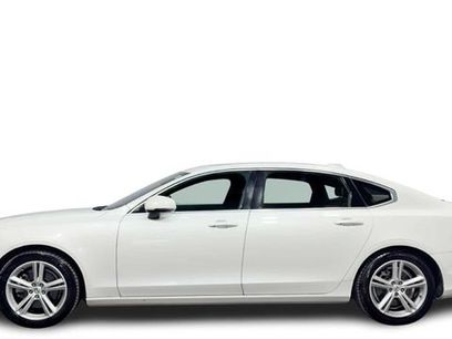 Used 2018 Volvo S90 T5 Momentum
