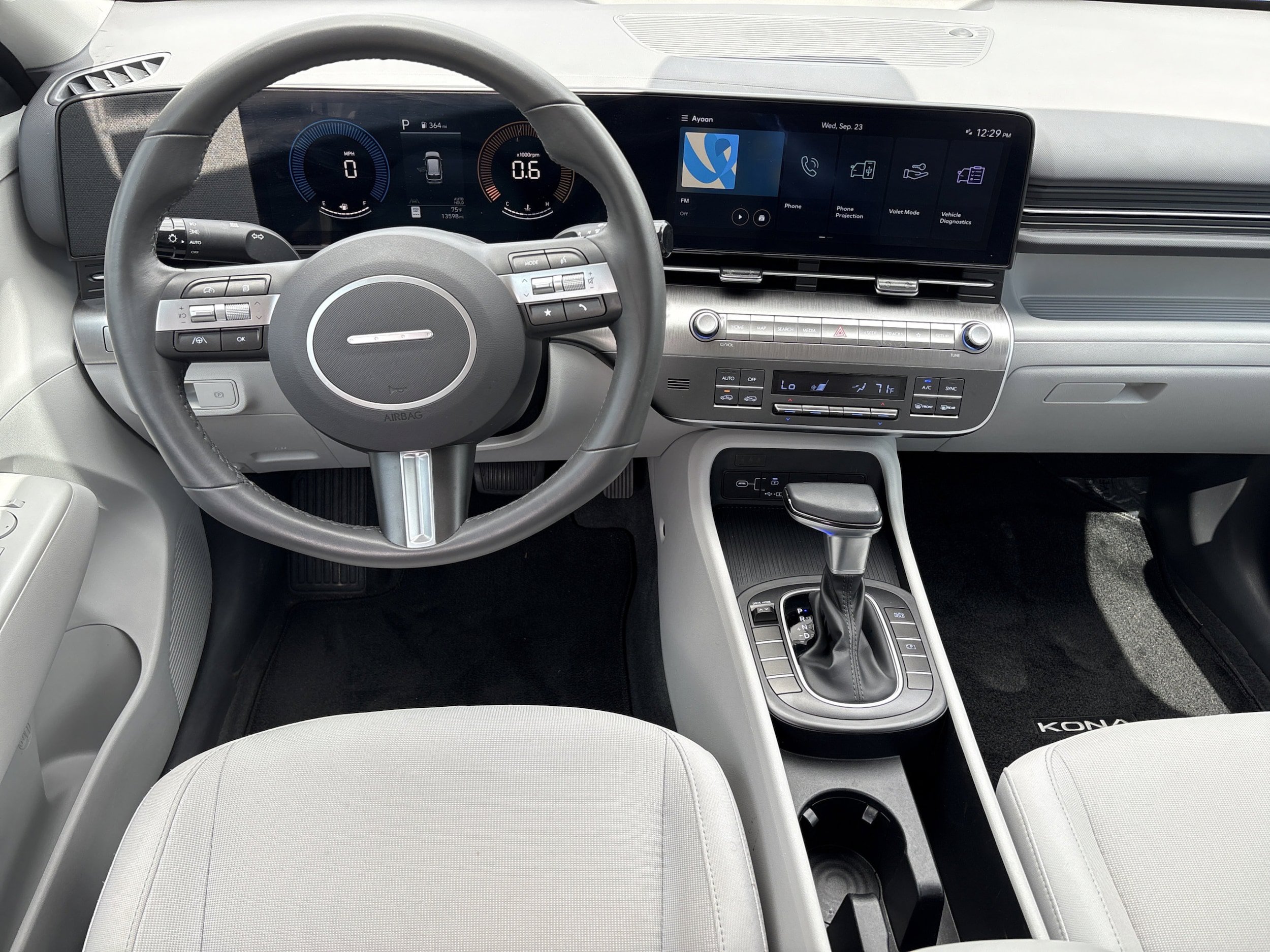 Used 2025 Hyundai Kona SEL FWD image 9