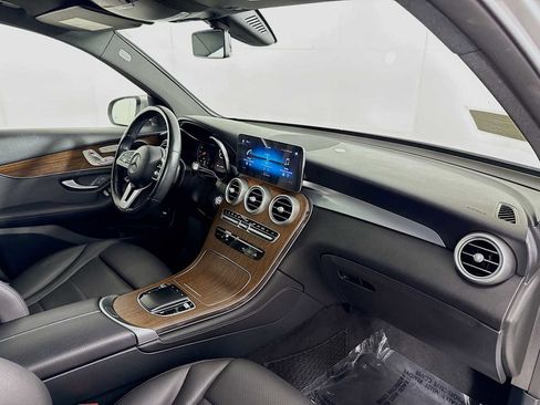 Used 2020 Mercedes-Benz GLC 300 4MATIC image 26