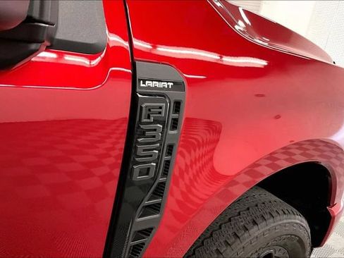 Used 2024 Ford F350 Lariat w/ Lariat Ultimate Package AWD/4WD image 39